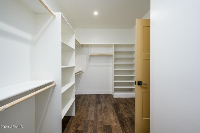 Building Photo - Exclusive Urban Sanctuary—Sophisticated Townhouse in Vibrant Phoenix