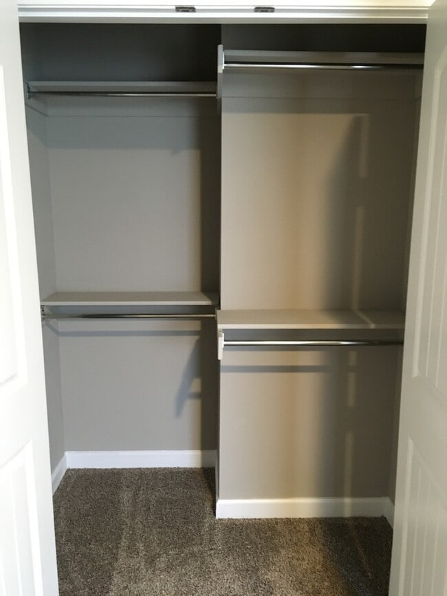 Building Photo - 3 Bed Townhome in Grain Valley