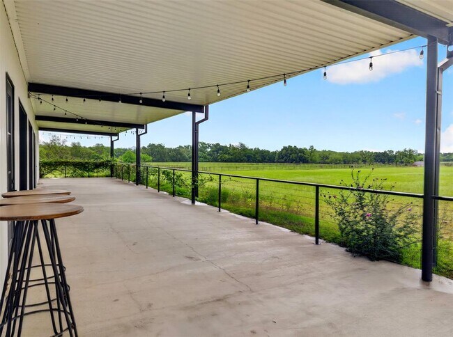 Building Photo - 6106 FM Rnch