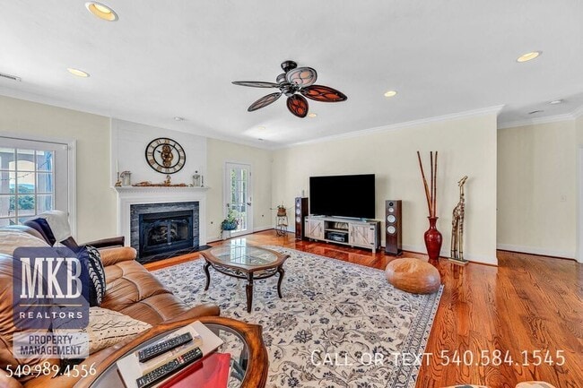 Building Photo - 7621 Nandina Dr