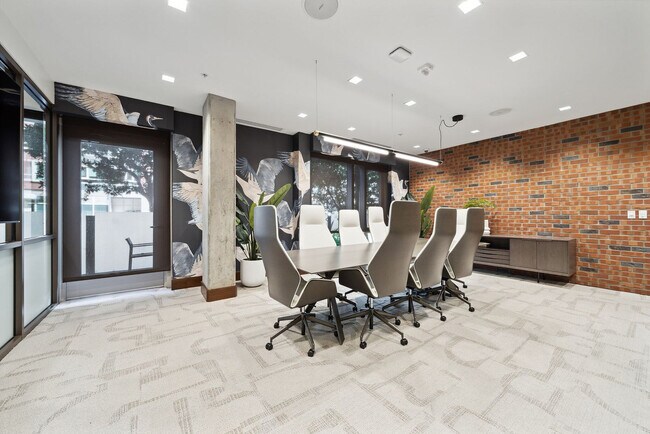 Building Photo - 185 Channel St