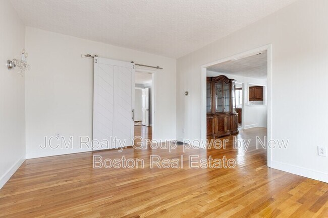 Building Photo - 18 Bailey St