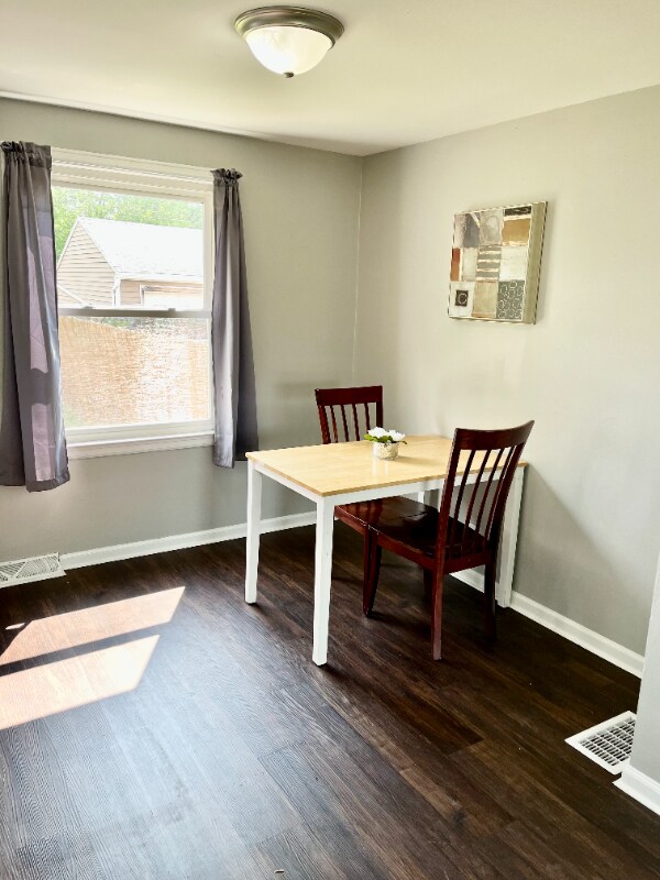 Building Photo - 2776 Eggert Rd