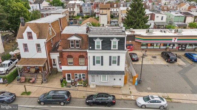 Building Photo - 2652 Bridge St
