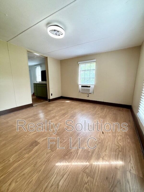 Building Photo - 15518 Lake Apopka Rd
