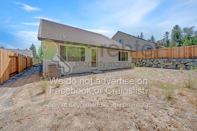 Building Photo - 1012 Utah Dr