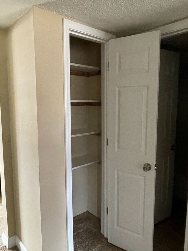 Building Photo - 295/297 Chris Dr.