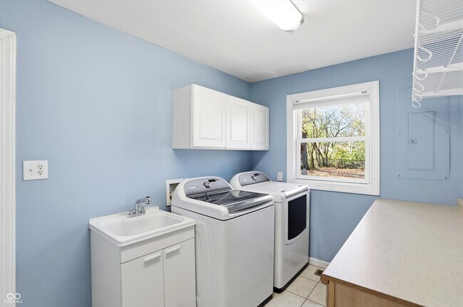 Building Photo - 7026 Spring Mill Rd