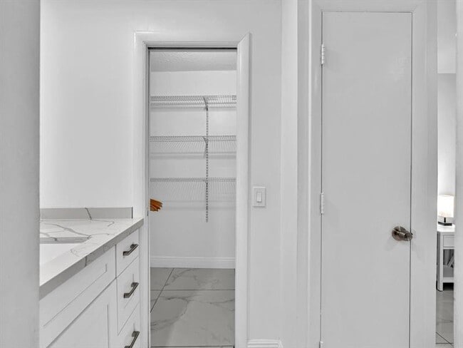 Building Photo - 5100 Dupont Blvd