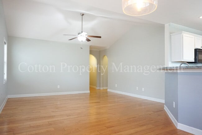 Building Photo - 2018 Willow Stone Ct