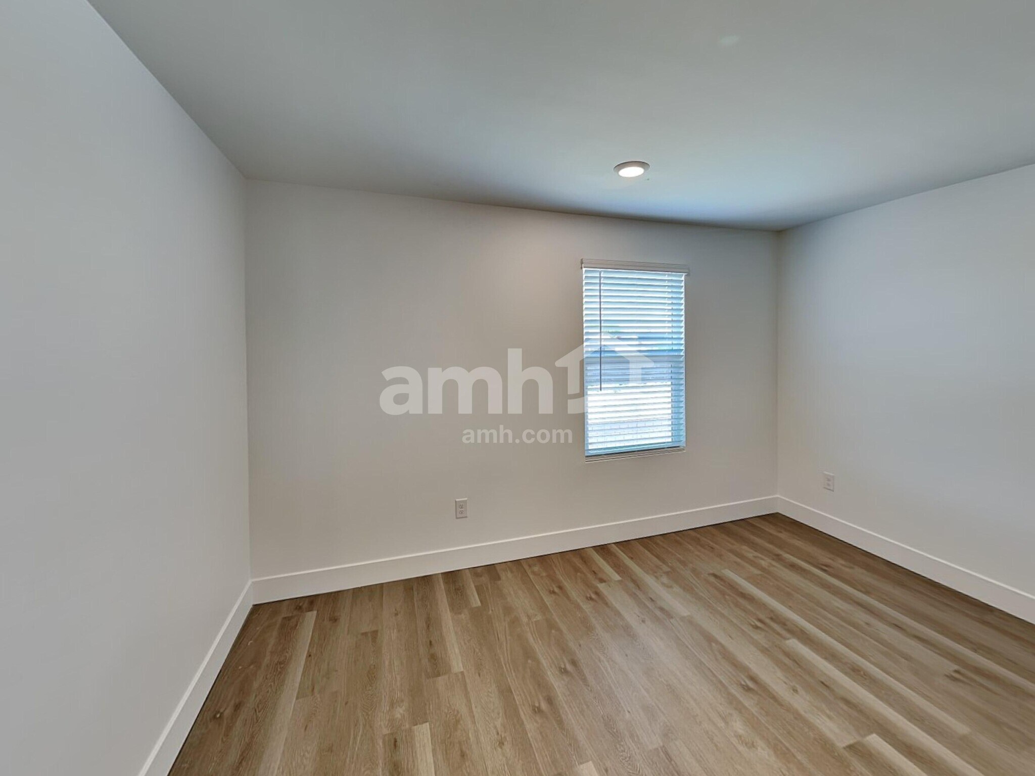 Building Photo - 9527 E Friedel Dr