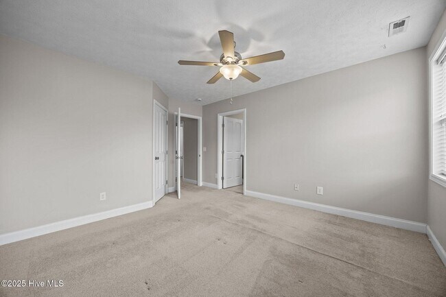 Building Photo - 123 Lightwater Dr
