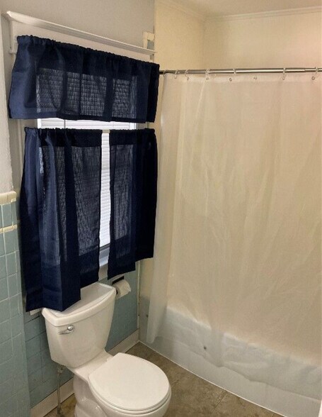 Building Photo - 614 Chenango St