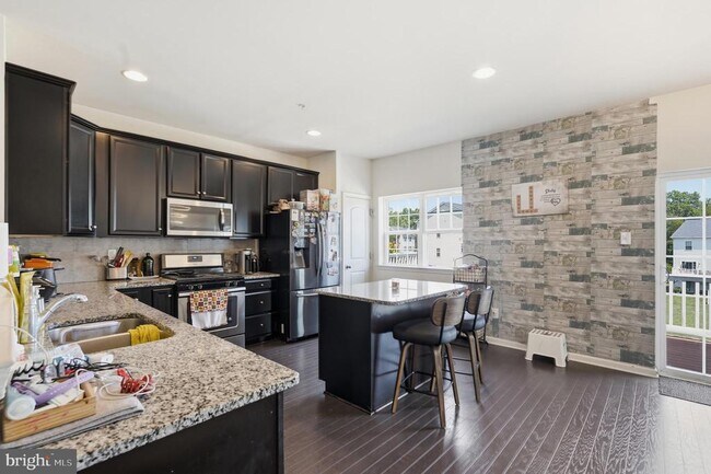 Building Photo - 141 Graystone Dr