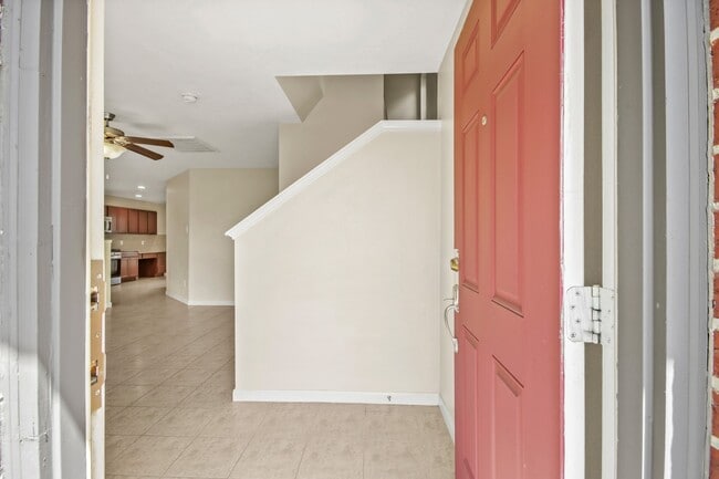 Building Photo - 1223 Grassy View Dr