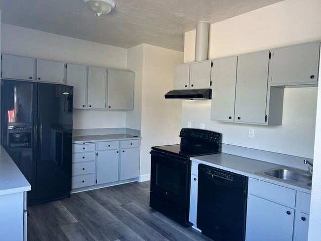 Building Photo - Commercial Space