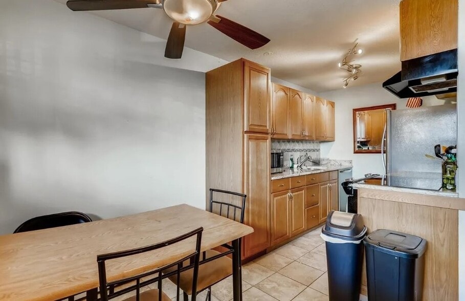 Building Photo - 1233 N Ogden St