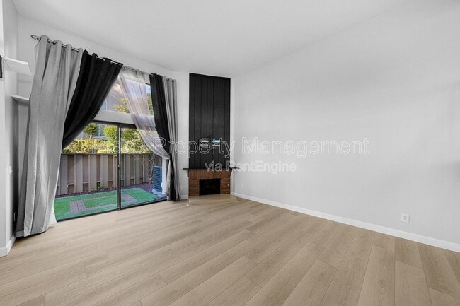 Building Photo - 6863 Caminito Mundo