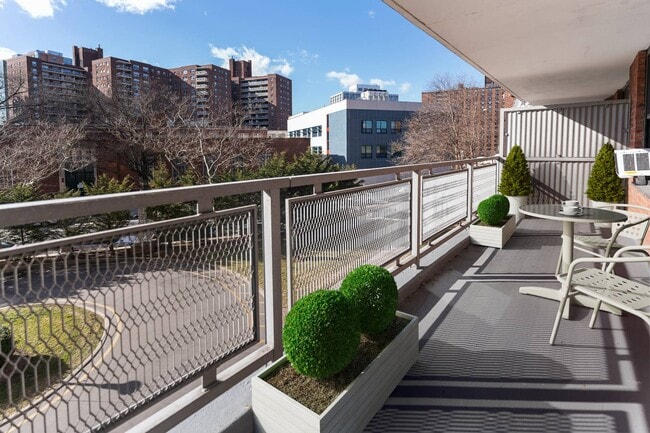 Building Photo - 61-15 98th St