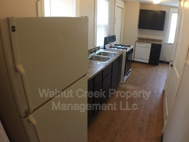 Building Photo - 2105 E 31st St