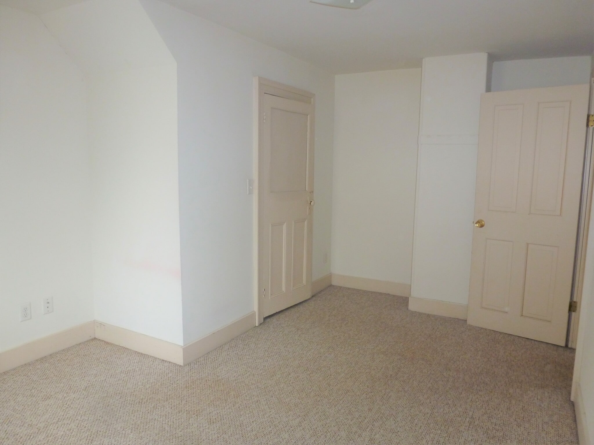 Building Photo - 97 N Winooski Ave