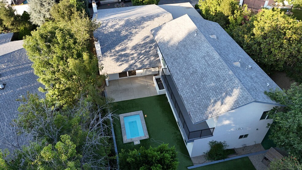 Building Photo - 15672 Castlewoods Dr