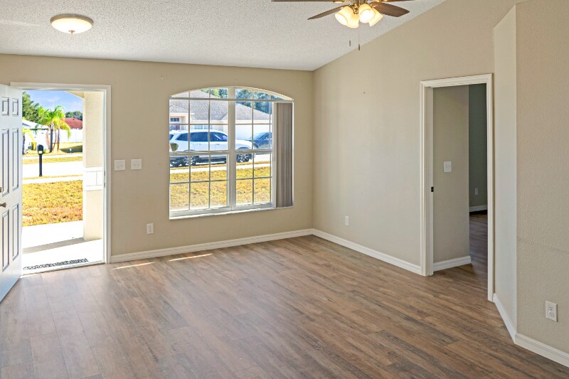 Building Photo - 1117 Peregrine St