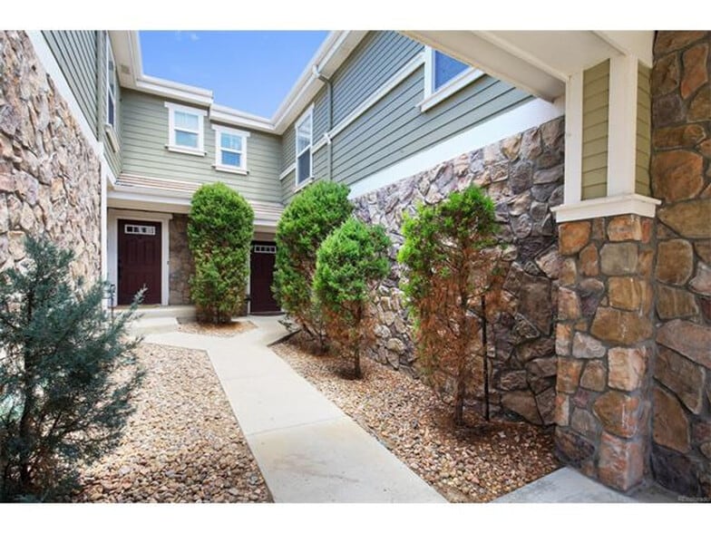 Building Photo - 12831 Mayfair Way