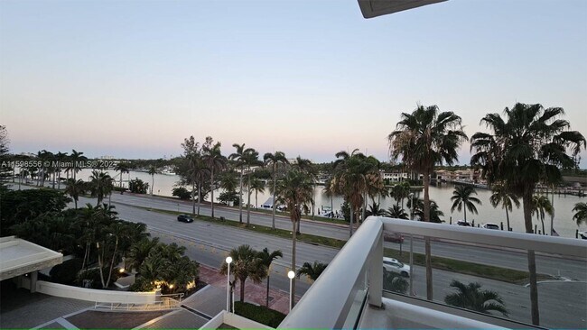 Building Photo - 5005 Collins Ave
