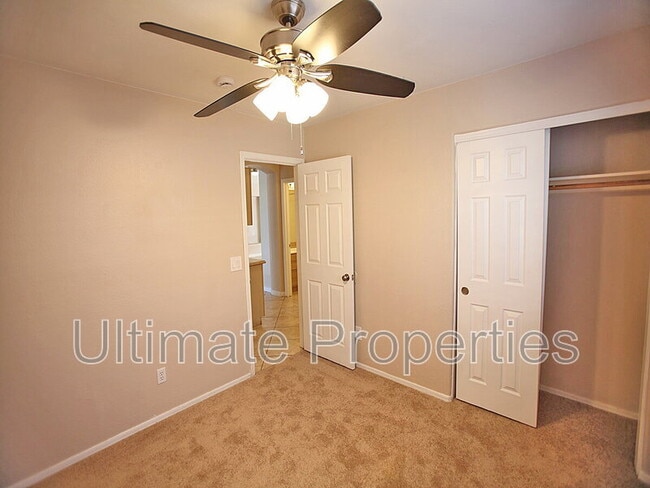 Building Photo - 8543 W Shaw Butte Dr