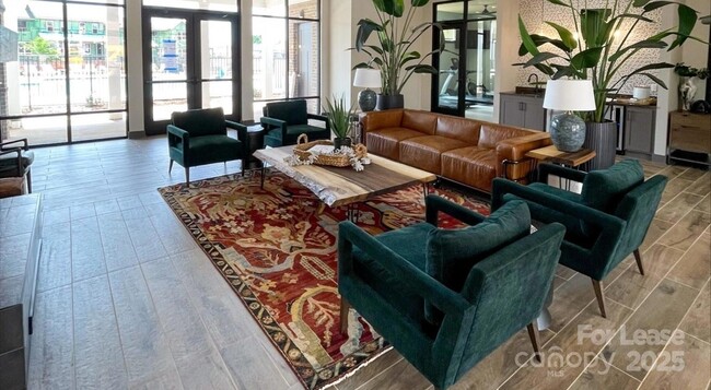 Building Photo - 17014 Fairmount Way