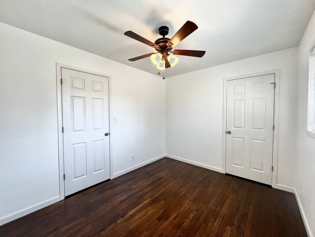 Building Photo - 3 Bedroom, 2 bath house