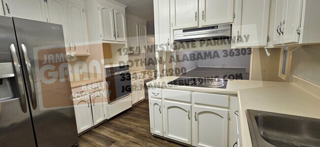 Building Photo - 211 Plantation Rd