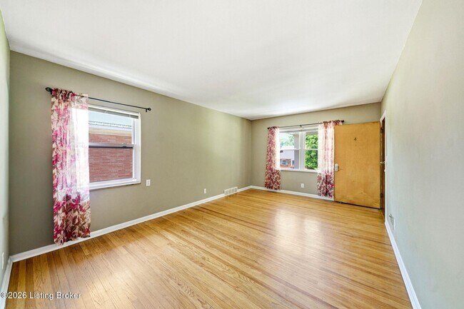 Building Photo - 119 McArthur Dr