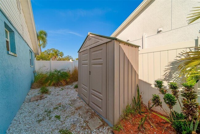 Building Photo - 10451 119th St