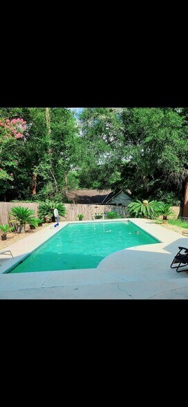 Building Photo - 100 Timberline Ct