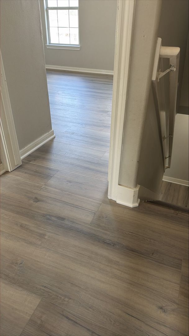 Building Photo - Duplex For Lease