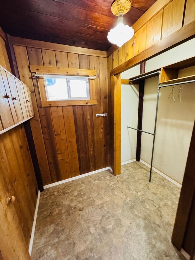 Building Photo - Cozy home 2 Bed 1 Bath