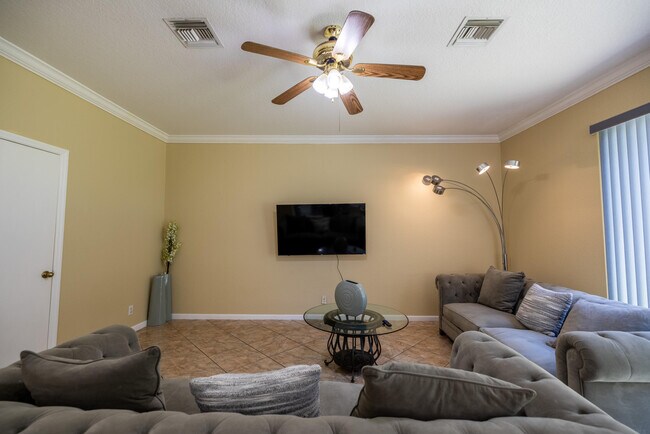 Building Photo - 4462 Lake Tahoe Cir