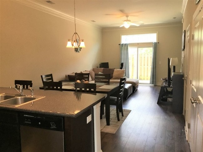 Building Photo - EXTON PARK TOWN HOMES