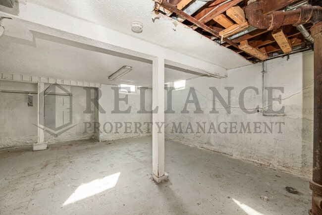 Building Photo - 1017 N Pershing St