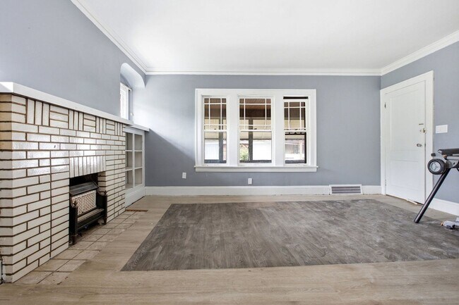 Building Photo - 12313 Rexford Ave