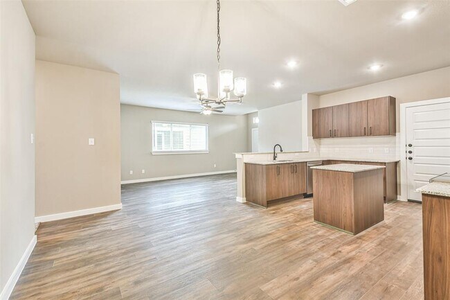 Building Photo - 9708 Grosbeak Ln