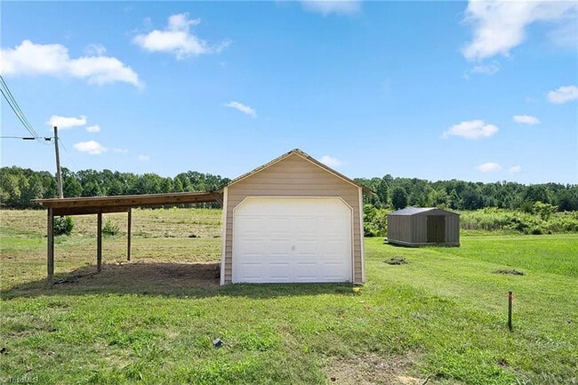 Building Photo - Earn Wealth While Leasing - Like a Homeown...