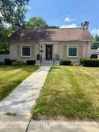 Building Photo - 16 N Center-