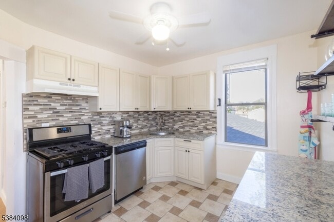 Building Photo - 617 Washington Ave