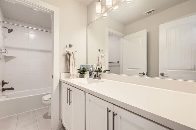 Building Photo - 8615 McKamy Dr
