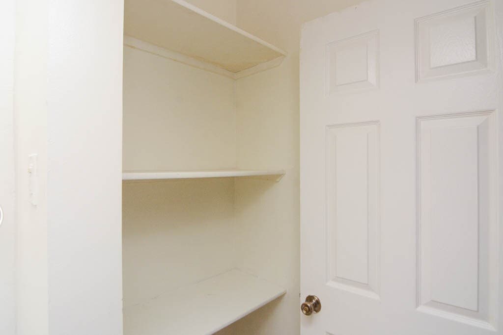 Building Photo - 4856 N Damen Ave