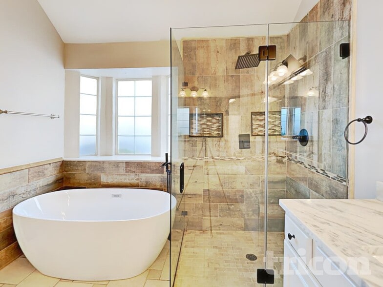 Building Photo - 1041 Essex Dr