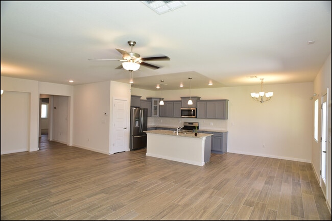 Building Photo - 3545 Essence St